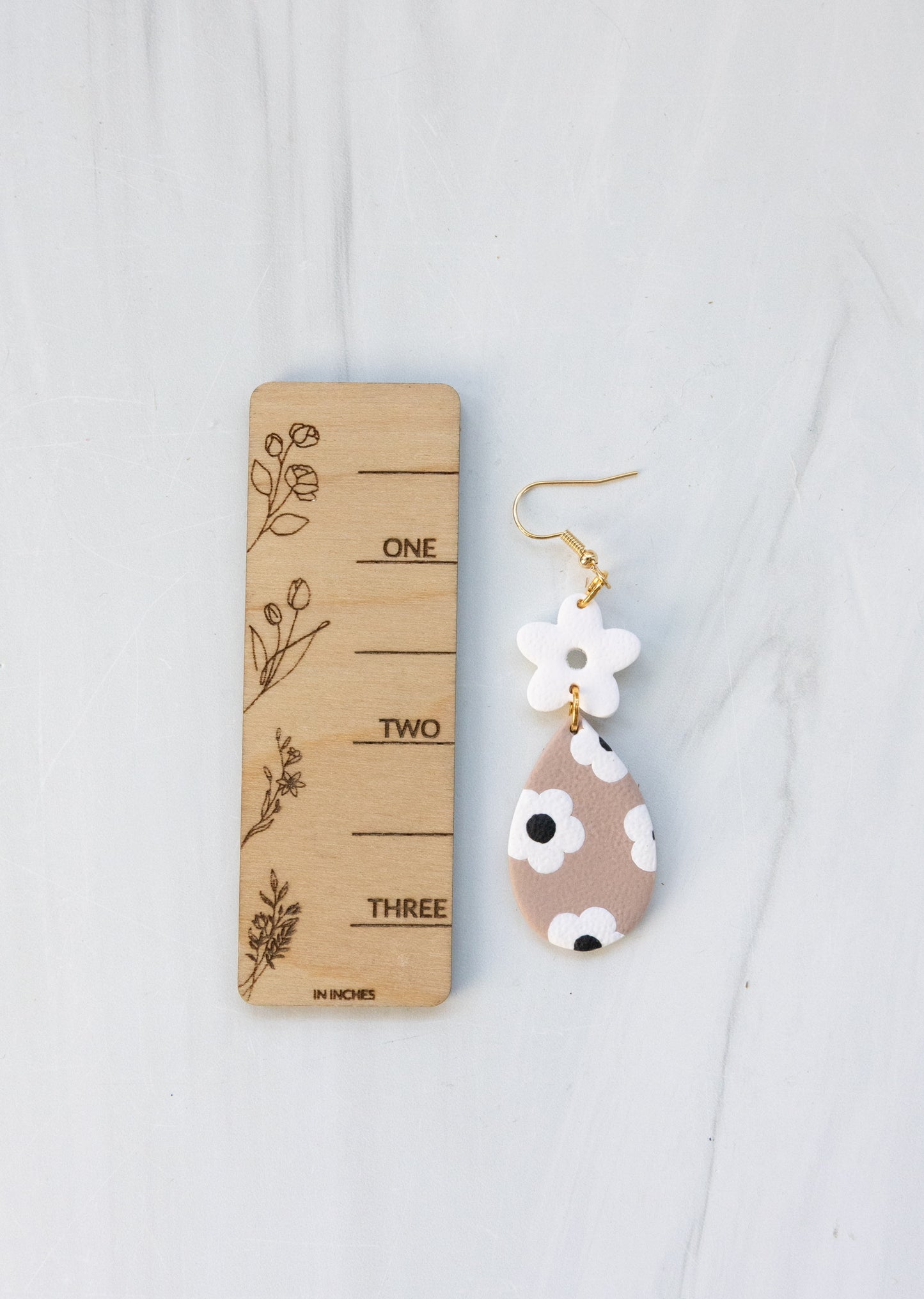 Neutral Flower Teardrops