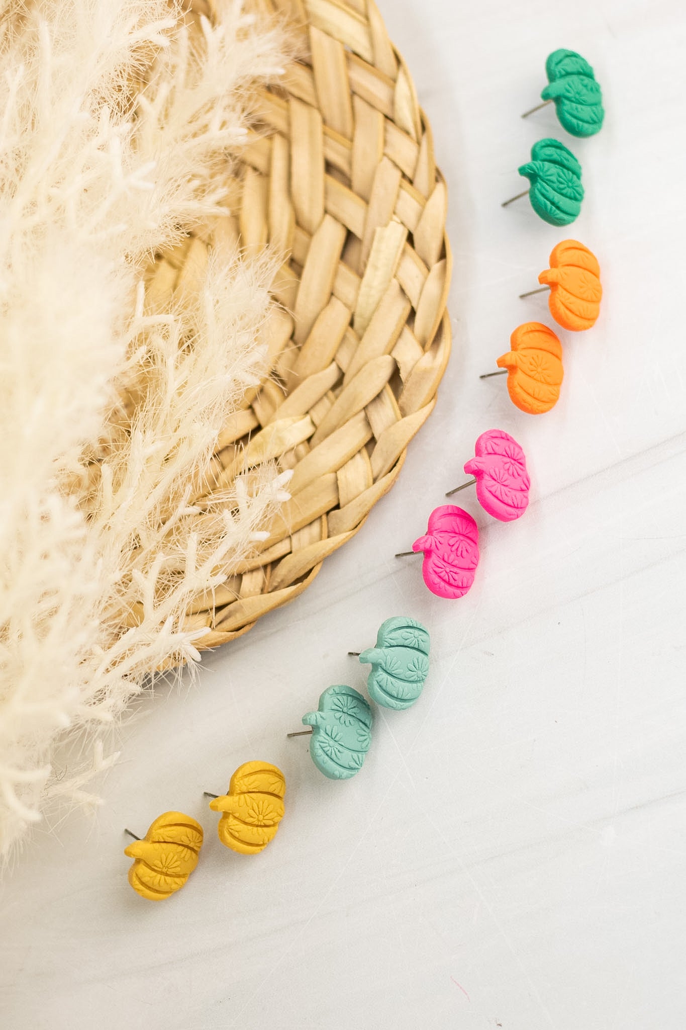 Bright Daisy Embossed Pumpkin Studs