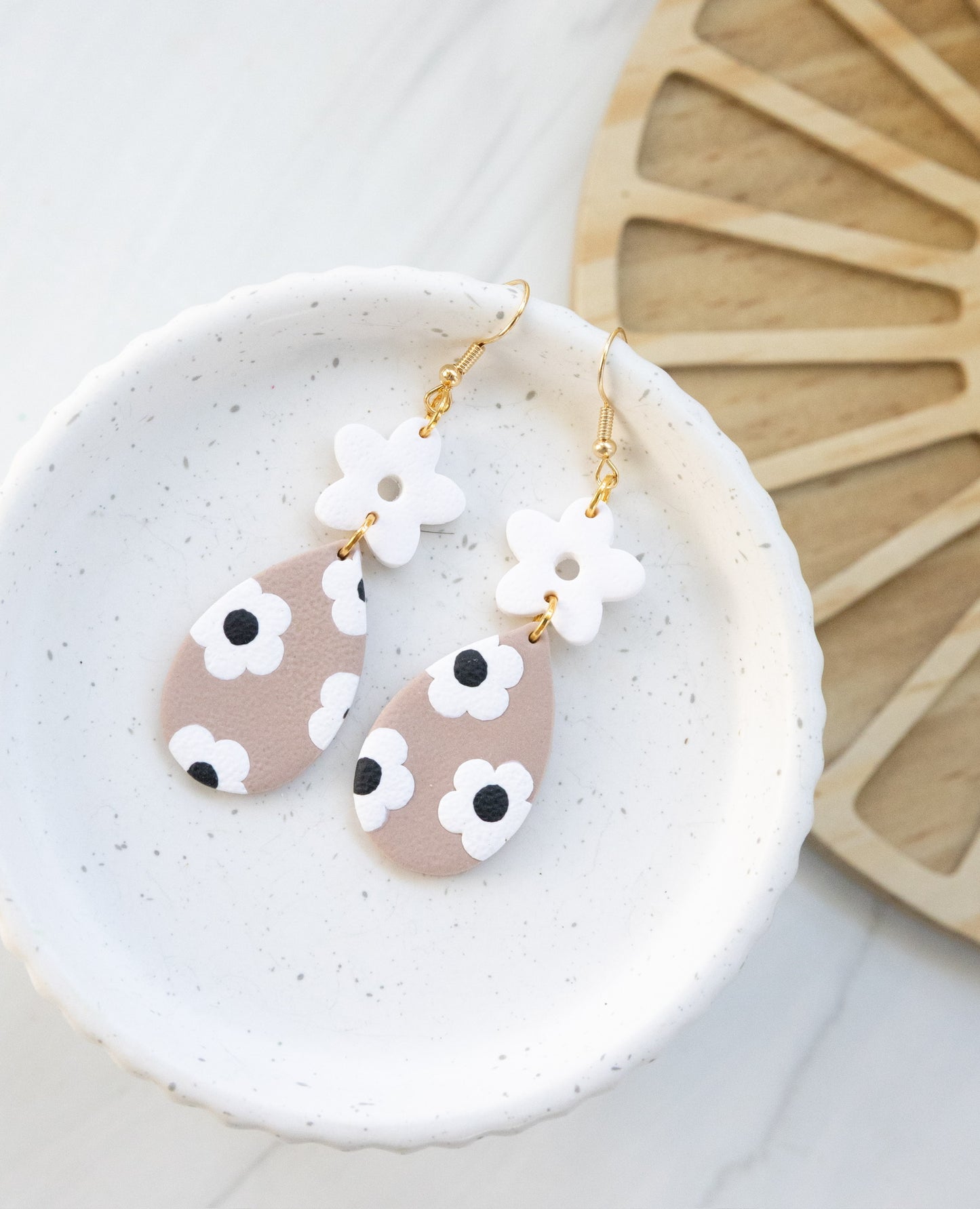 Neutral Flower Teardrops