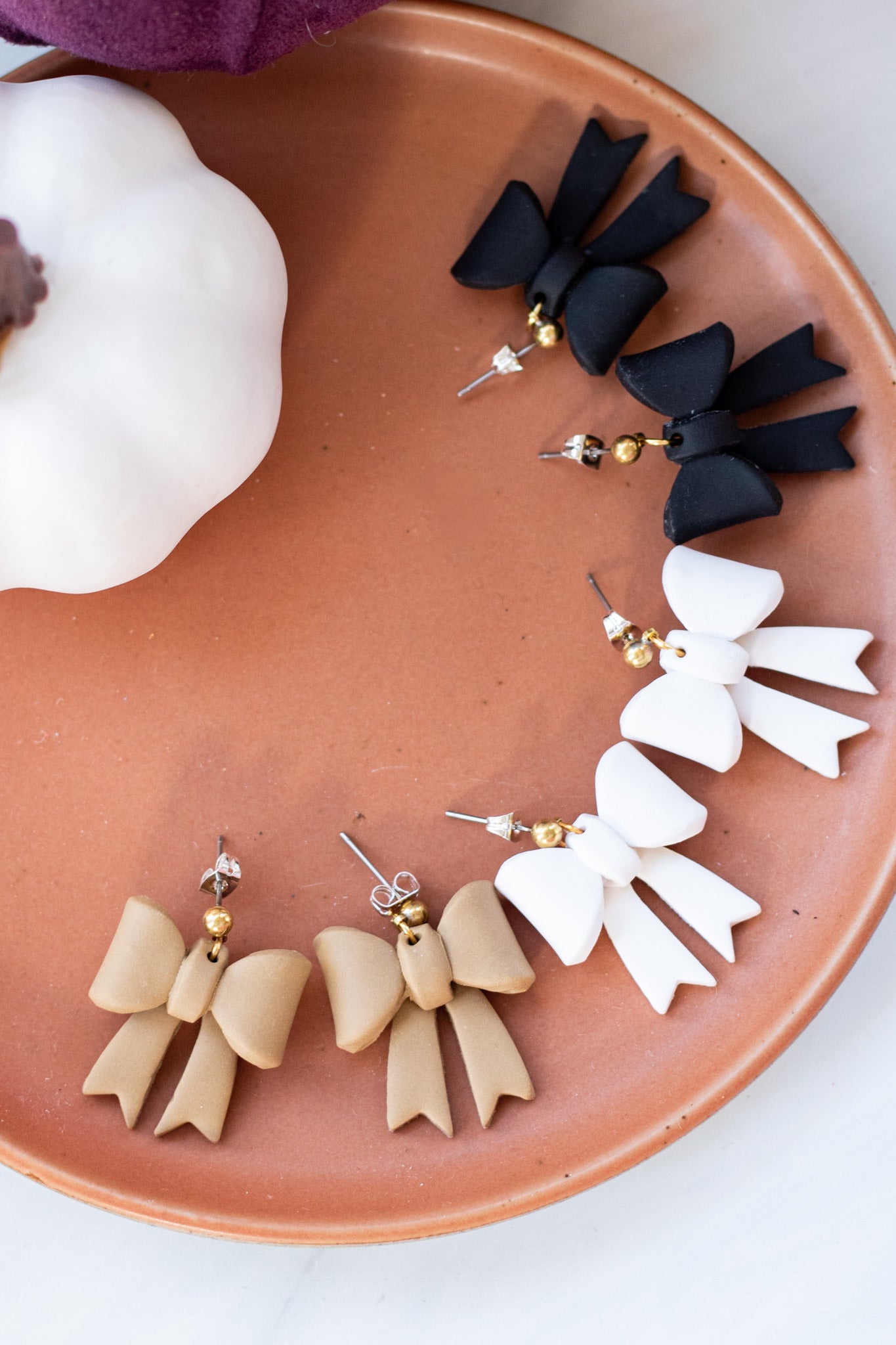 Neutral Bow Dangles