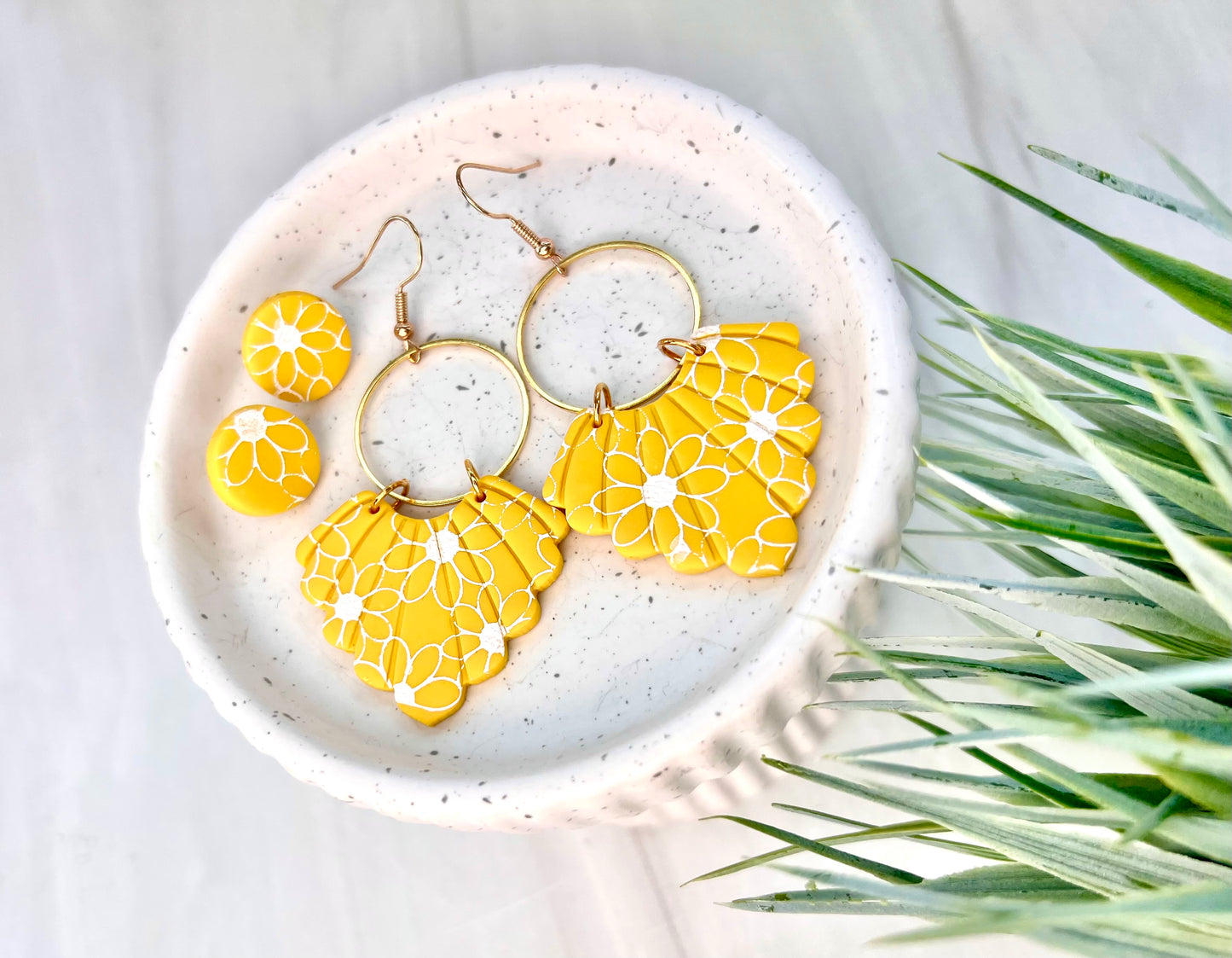 Yellow Daisy Collection
