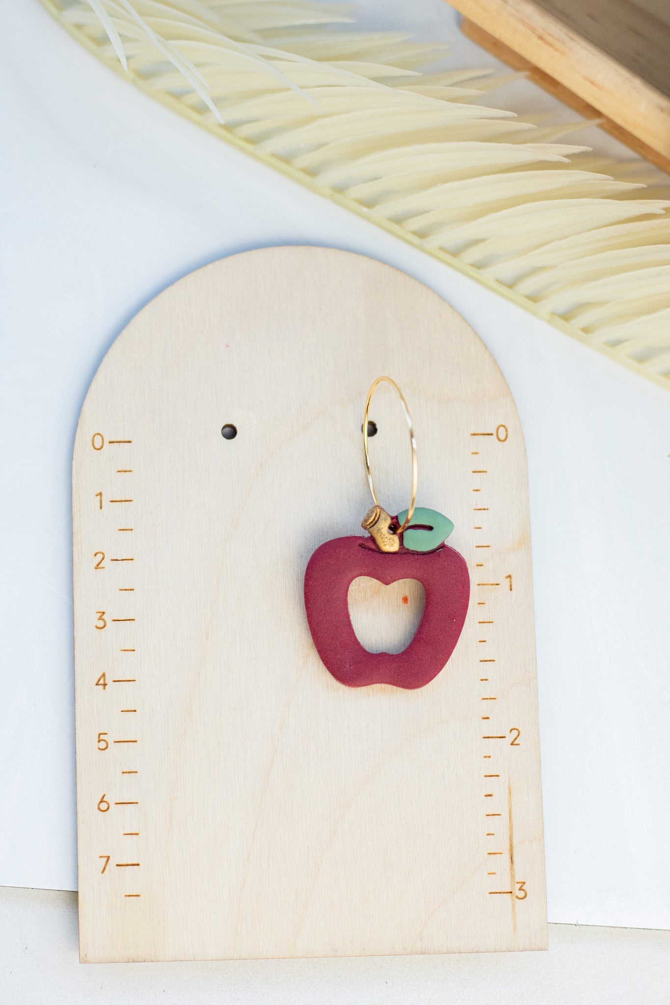 Subtle Apple Hoops
