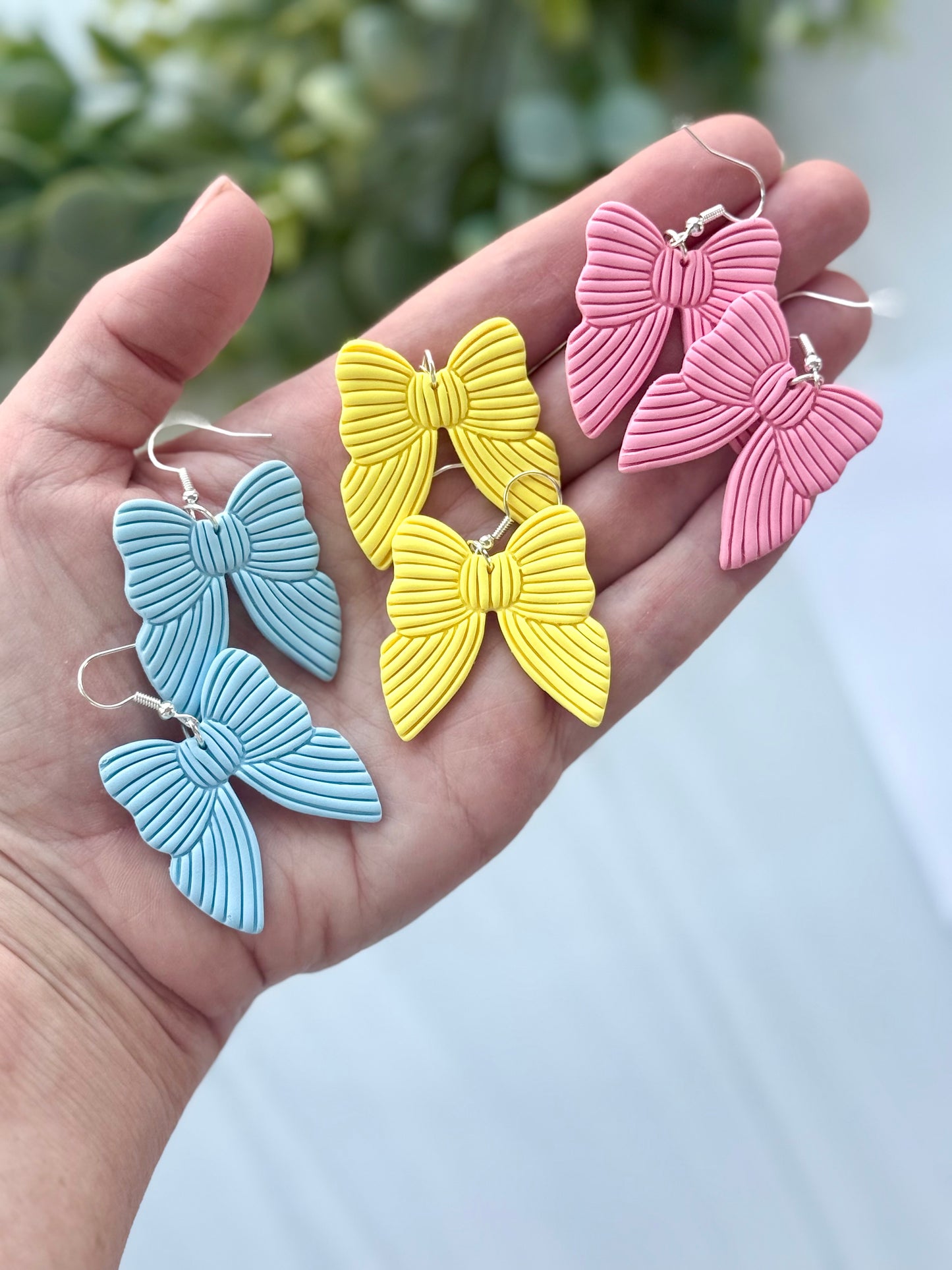Embossed Spring Bows