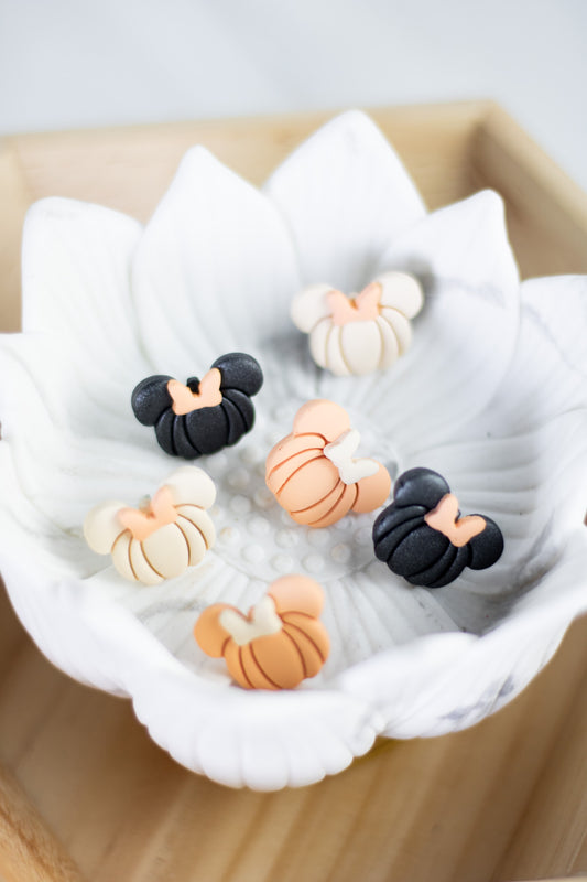 WS Girl Mouse Pumpkin Studs