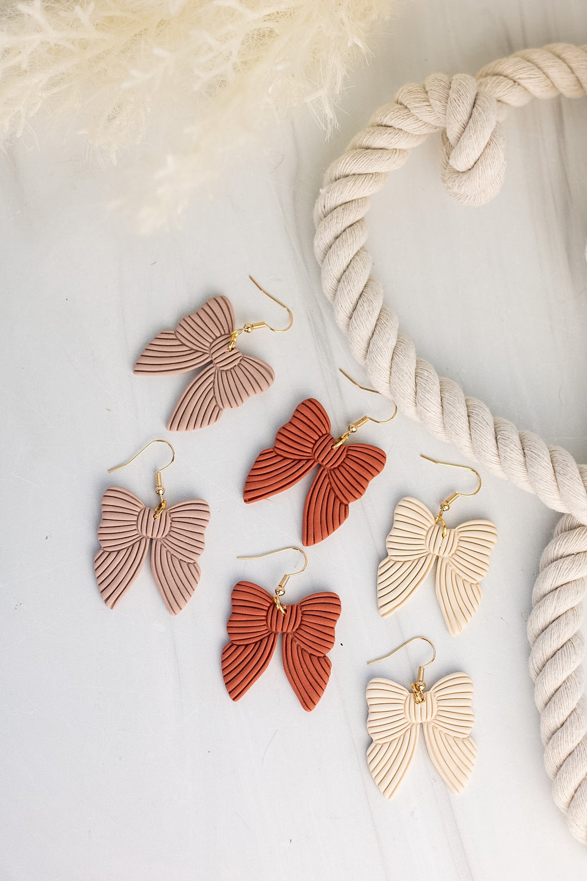 Neutral Bow Line Dangles