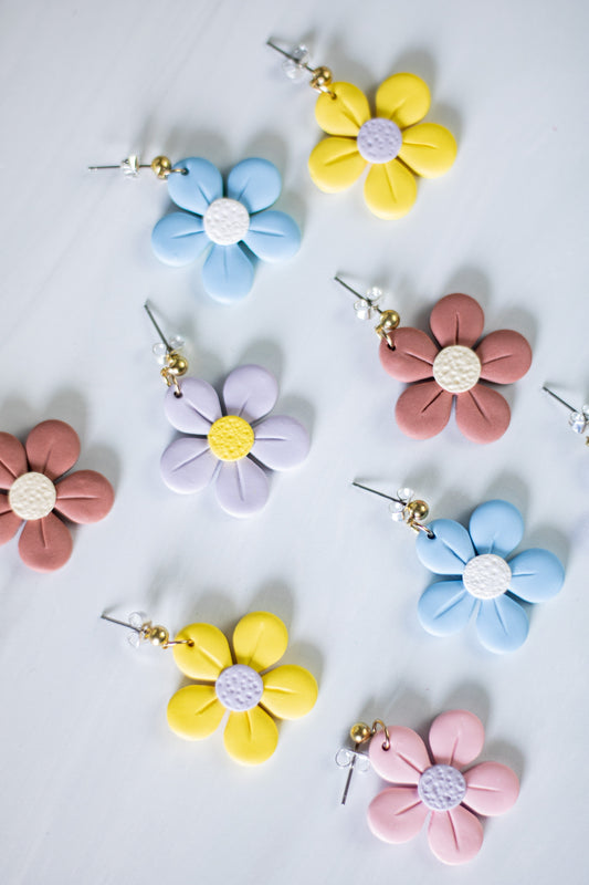 WS Daisy Embossed Dangles