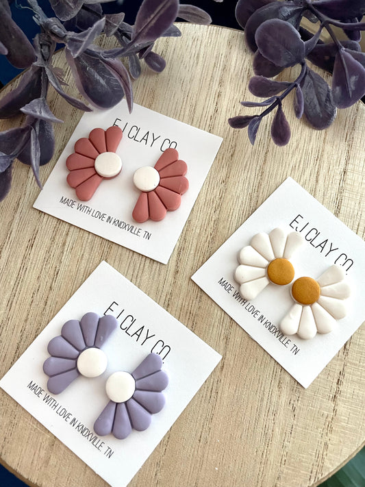 WS Sunflower Scalloped Studs