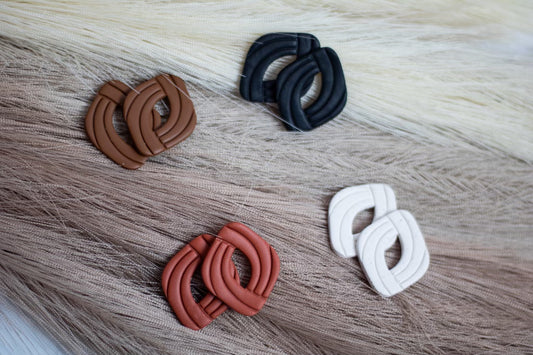 WS Twist Line Studs